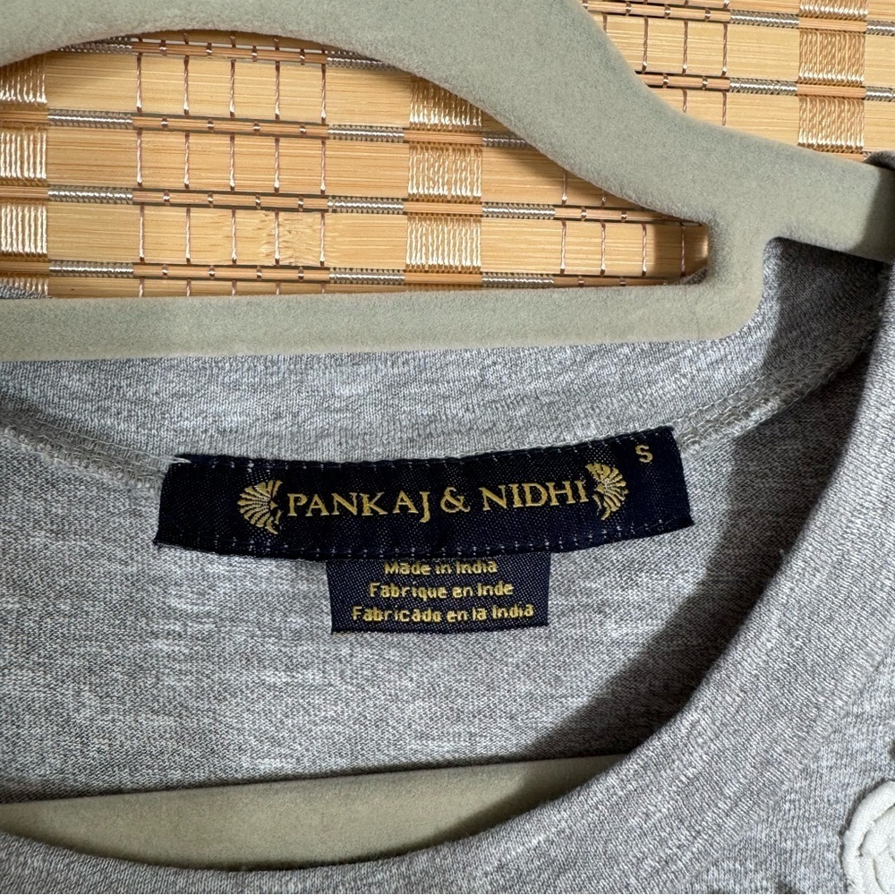 Anthropologie Pankaj & Nidhi Blanche Top Grey Floral Appliqué, size Smalll - Picture 8 of 9